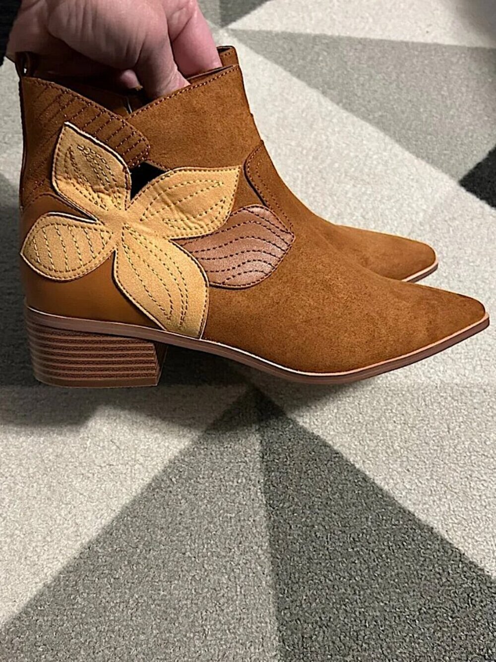 Monroe & Main Flower Overlay Faux Suede Zippered‎ Ankle Booties Women's Size 9M
